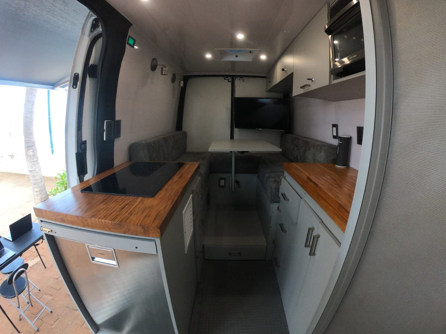 Overland Van Camperización