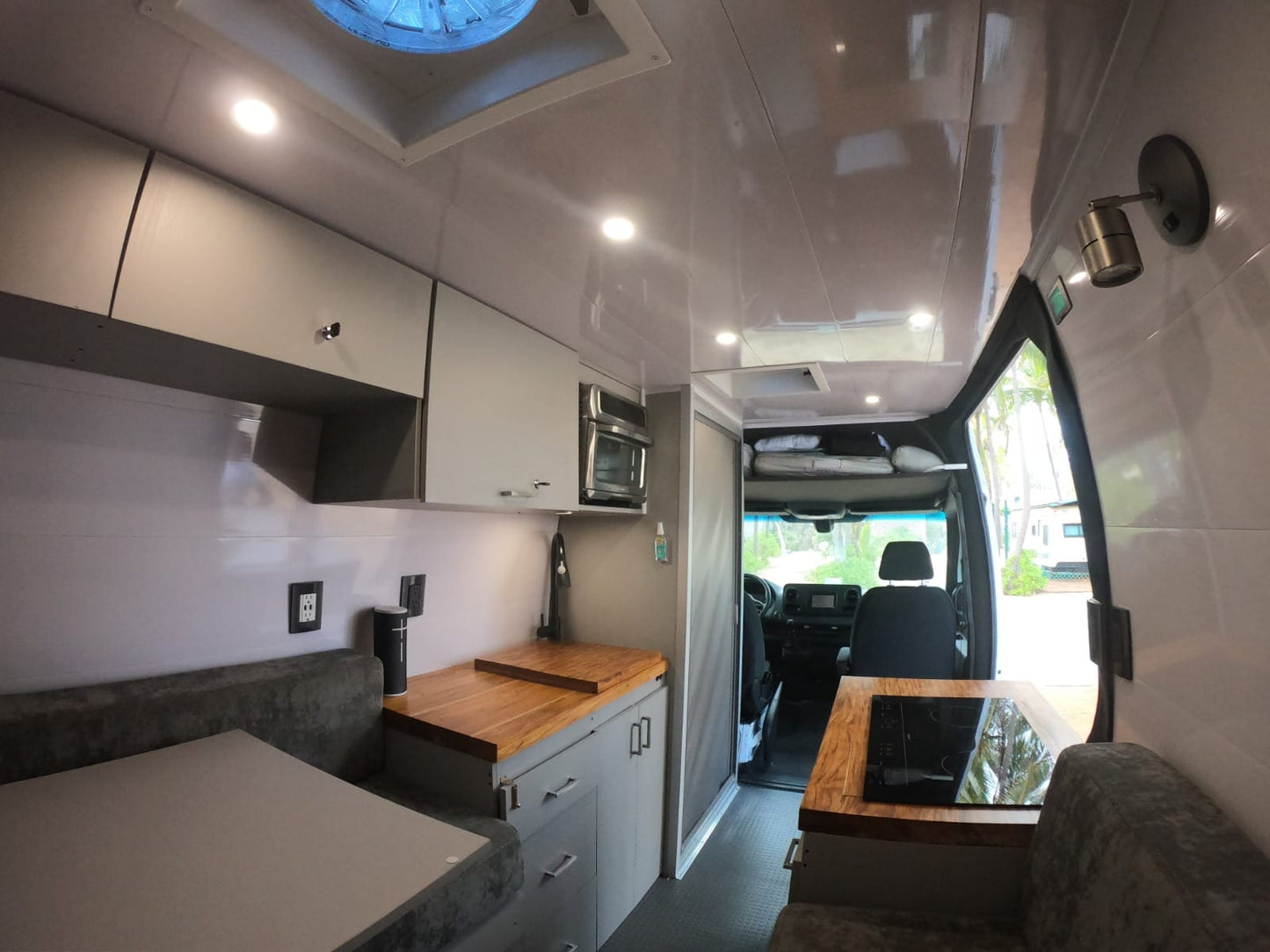 Overland Van Camperización