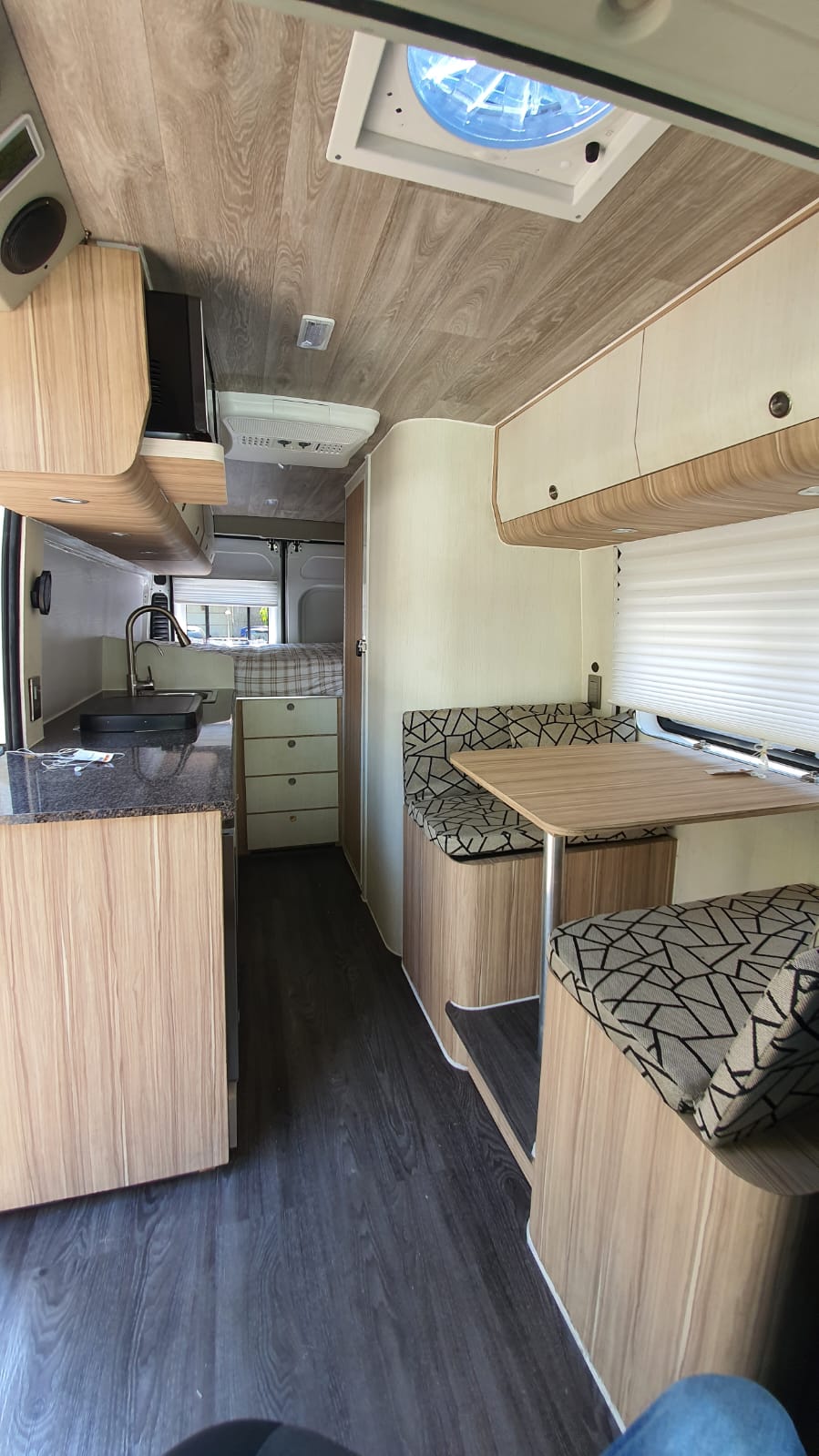 Overland Van Camperización